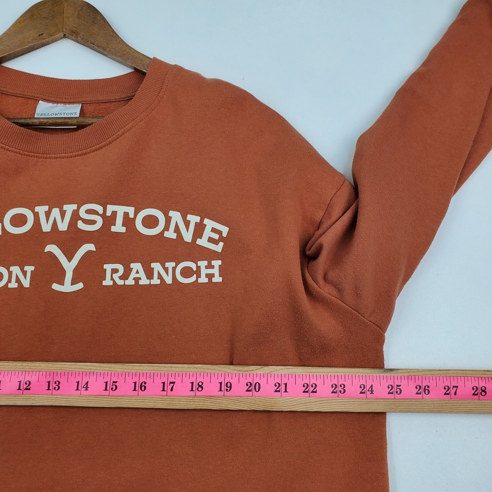 Yellowstone Dutton Ranch M Sweatshirt Pullover Crewneck Rust Western Graphic - Picture 8 of 9